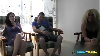 La Espectacular TEEN de BrunoyMaria sigue Provocando Furor en el Porno Amateur